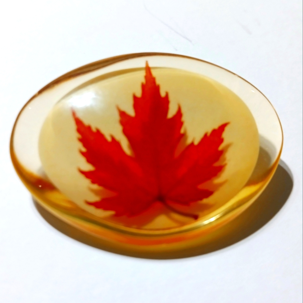 Vintage Maple Leaf Resin Brooch Pin